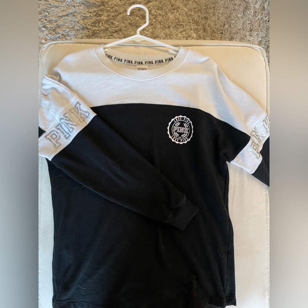 Victoria’s Secret Pink light weight pull over long sleeve with detail